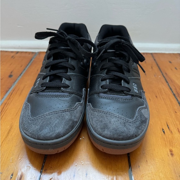 LIKE NEW Men’s New Balance BB550, black/grey, Size 9 - Picture 2 of 6